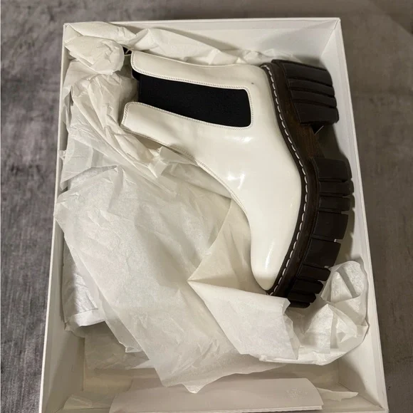 Stella McCartney White Chelsea Boots “Stivaletto” EU 40 | NIB + Dust Bags - Picture 2 of 11